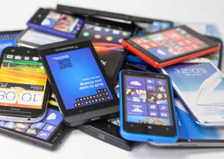 کاهش ۱۲ برابری واردات تلفن همراه مسافری|۳۴۰۰ گوشی لغو ریجستری شد