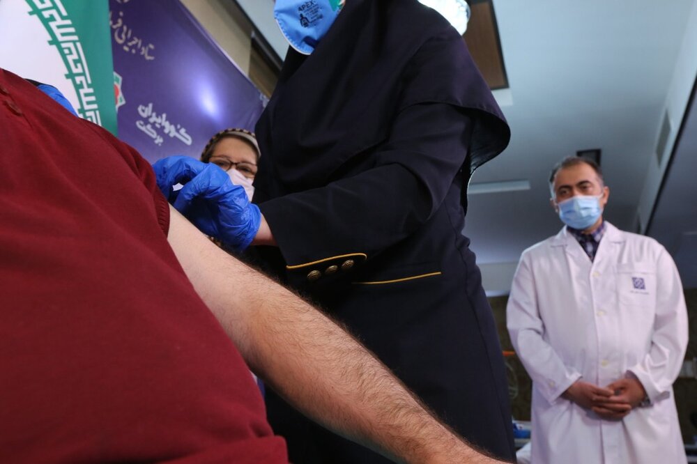 آغاز تزریق “واکسن ایرانی کرونا”ی ستاد اجرایی فرمان امام به دومین گروه از داوطلبان