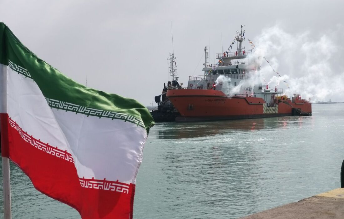 شناور پاک‎سازی آلودگی‎‌های نفتی در بوشهر به آب‎ انداخته شد