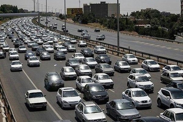 ادامه انسداد جاده زلزله زده هرمزگان/ ترافیک سنگین قزوین-کرج-تهران