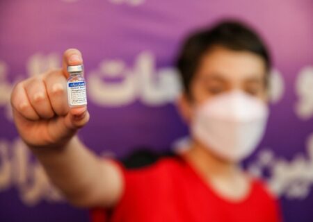 فراخوان ثبت‌نام از داوطلبان نوجوان برای حضور در کارآزمایی بالینی نخستین واکسن ایرانی کرونا