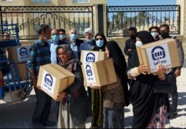 کمک‌های معیشتی بیمه‌آسیا در مناطق سیل‌زده جنوب استان فارس توزیع شد