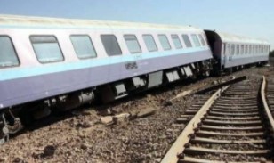 ارسال محموله کمک‌های چادرملو به حادثه خروج قطار مسافربری مشهد به یزد