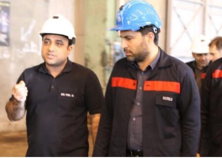 بازدید مدیر عامل شرکت فولاد اکسین خوزستان از خط تولید