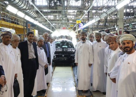 وزیر صنعت عمان: پیشرفت ایران خودرو شگفت آور است