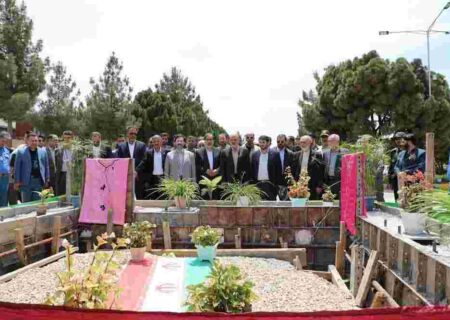 وزیر کشور از پروژه های پتروشیمی خراسان بازدید کرد