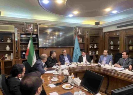 برگزاری جلسه راهبردهای توسعه شرکت سنگ آهن مرکزی ایران در دفتر وزیر