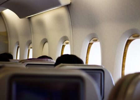 فروش بلیت پروازها با یک صندلی خالی در میان از  آبان الزامی می‌شود