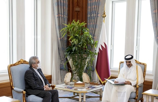 تحویل پیام رئیس جمهوری اسلامی ایران به امیر قطر