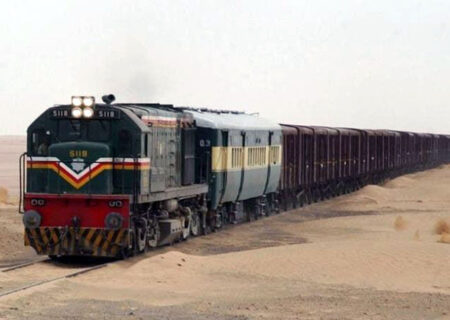 قطار باری پاکستان از ریل خارج شد