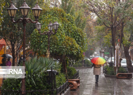 هوای تهران بارانی همراه با وزش باد است