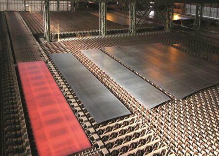 رئیس هیات مدیره انجمن سنگ آهن: پیگیرى بورس کالا در واقعى سازى قیمت مواد اولیه فولادسازان جاى حمایت دارد