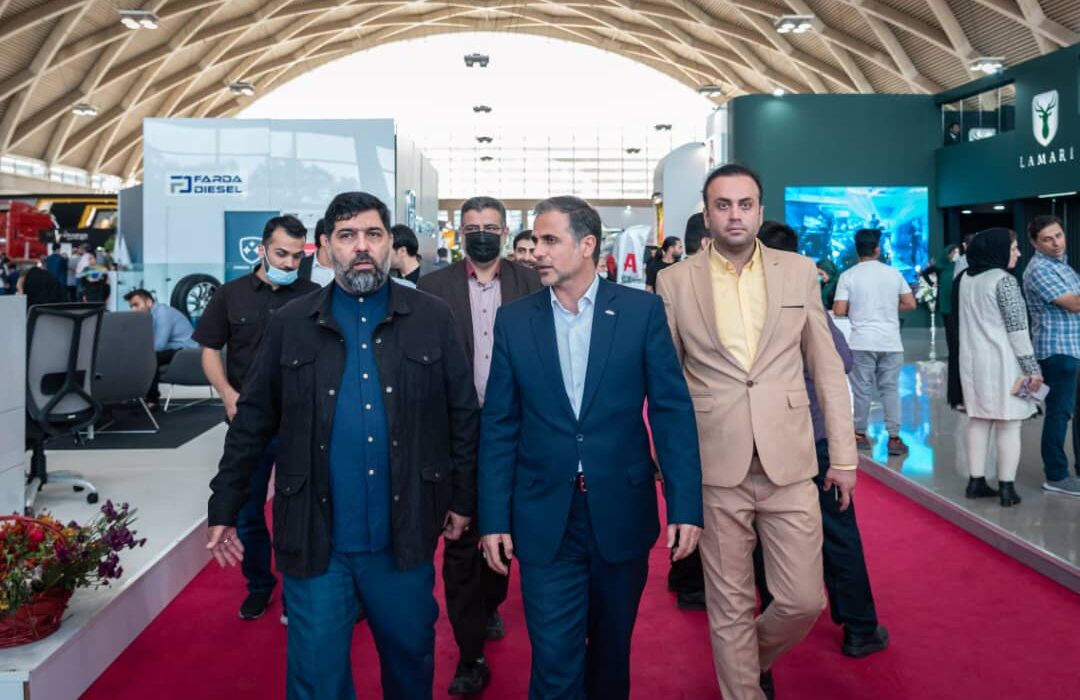 نادعلی در بازدید از نمایشگاه خودرو تهران: تمامی ارکان شهرداری برای توسعه شهرآفتاب بسیج شوند
