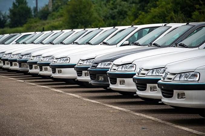 مصوبه های یک شبه مانع اصلی عرضه خودرو در بورس کالا