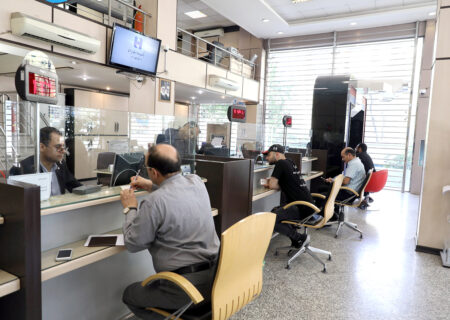 فروش ارز اربعین به سرپرست خانواده در بانک صادرات ایران امکان‌پذیر شد