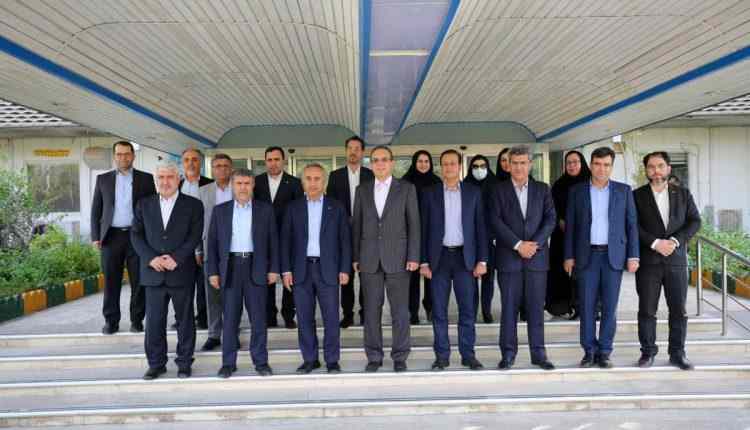 بازدید مدیرعامل بانک صادرات ایران از پتروشیمی بندرامام