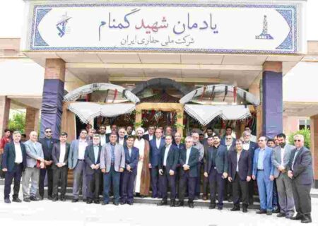 ادای احترام معاون وزیر و مدیران ارشد صنعت نفت به مقام شامخ شهید گمنام در شرکت ملی حفاری ایران