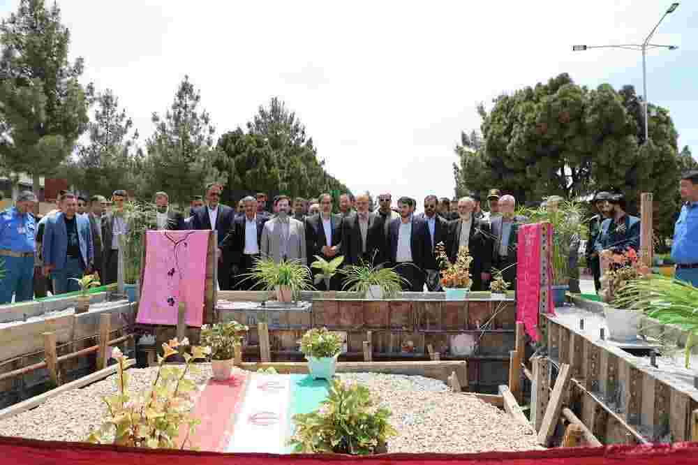 وزیر کشور از پروژه های پتروشیمی خراسان بازدید کرد