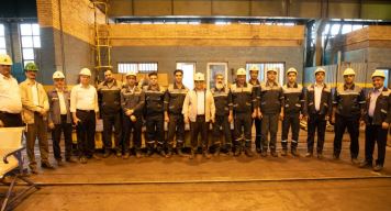 دیدار نوروزی مدیرعامل شرکت فولاد آلیاژی ایران با کارکنان خطوط تولید این شرکت