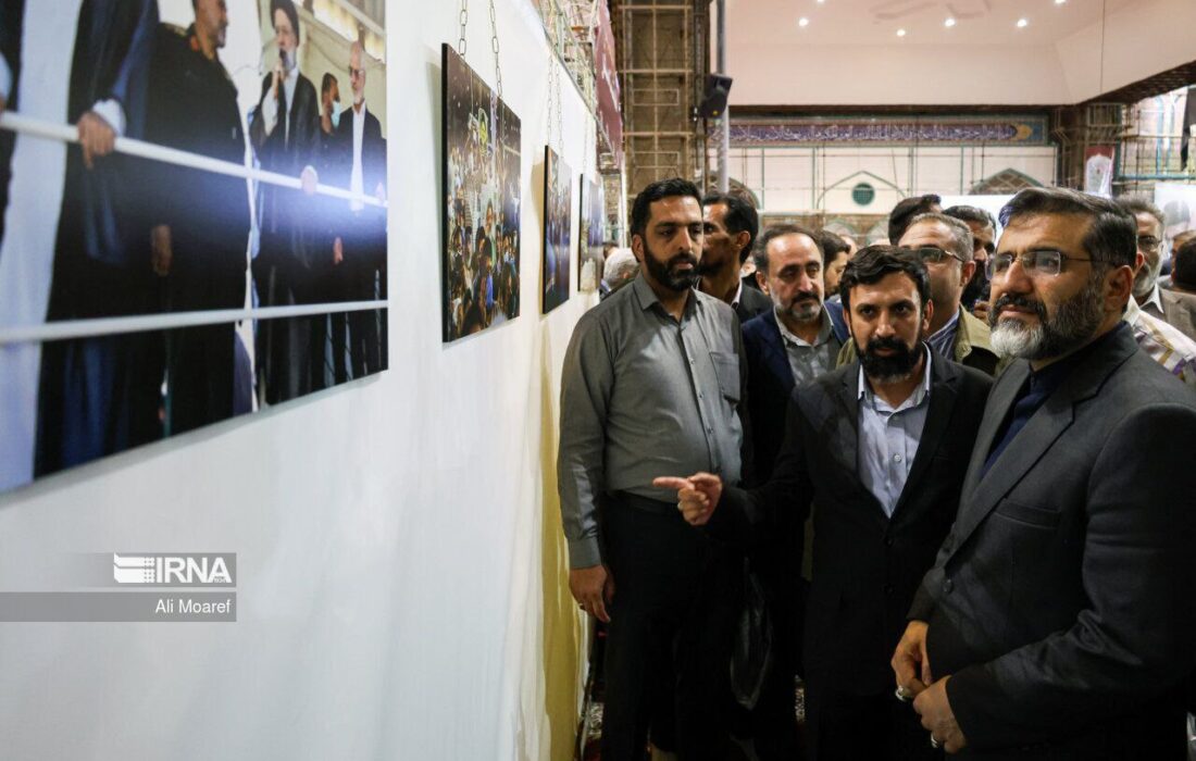 نمایشگاه عکس “هشت سفر” با حضور خانواده‌ی شهیدجمهور