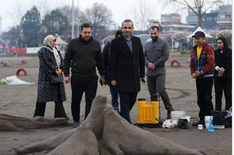 جشنواره مجسمه‌های شنی در ساحل منطقه آزاد انزلی برگزار شد