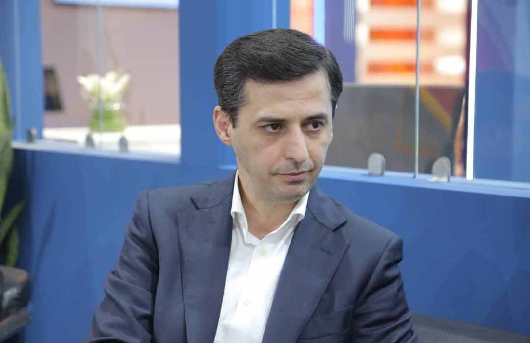 قدردانی فرید دهقانی از کادر مدیریتی، فنی و بازیکنان چادرملو اردکان