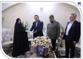 بانک صادرات ایران با تقدیم ۹۶ شهید نماد ایستادگی در کنار مردم است / آغاز افتخارآمیز تدوین تاریخ شفاهی شهدای بانک صادرات ایران