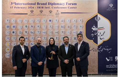 تداوم افتخارآفرینی بانک پاسارگاد؛ دریافت تندیس «سفیر اقتصاد» در مجمع ملی دیپلماسی برند